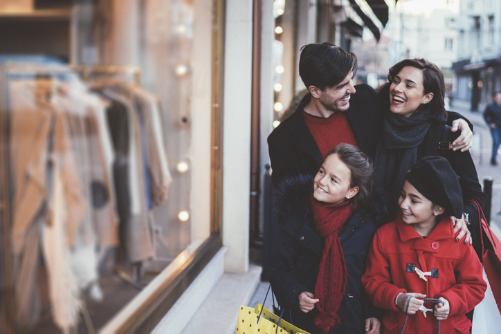 Family on Christmas shopping